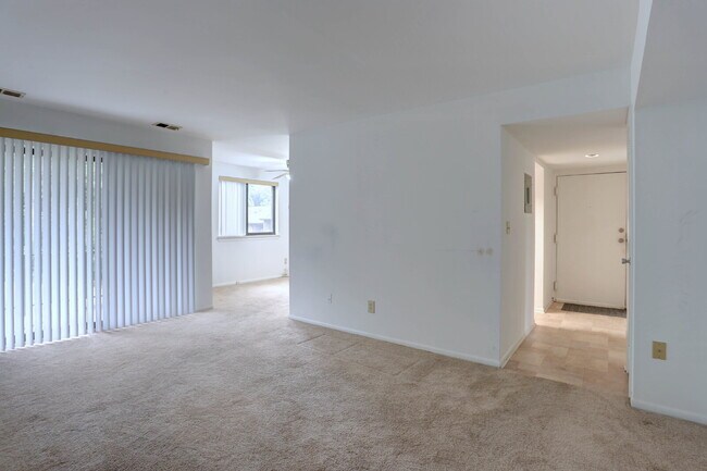 Building Photo - 1BD/1BA - Great Condo in Columbia