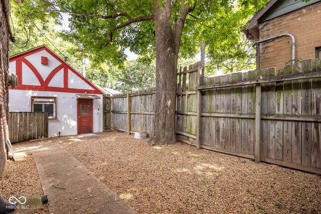 Building Photo - 3605 Hemlock Ave