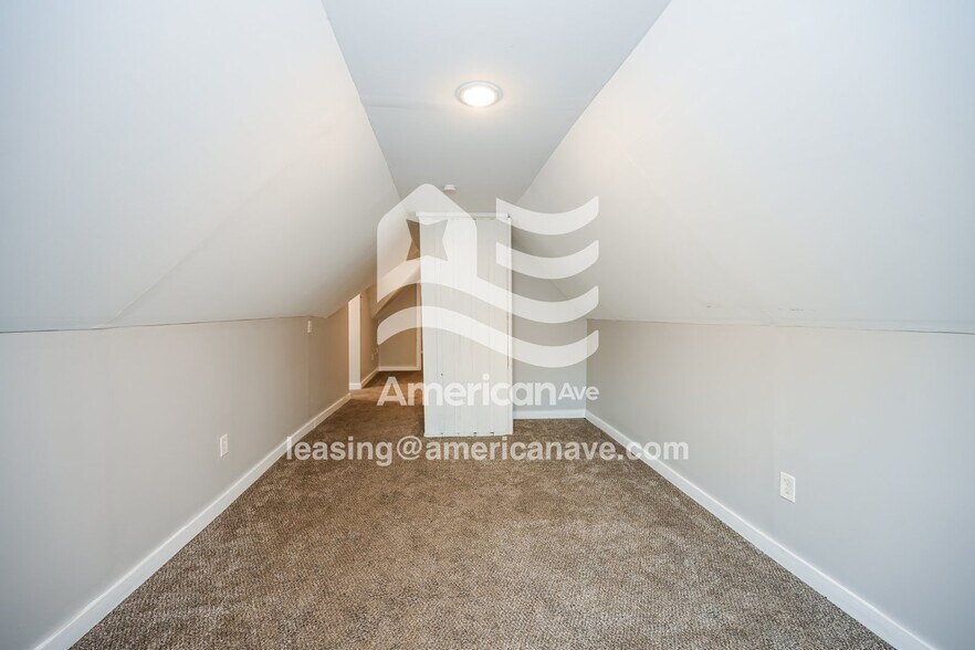 Building Photo - 908 Maple Ave