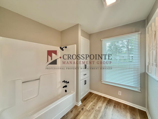 Building Photo - 1309 Lamar St