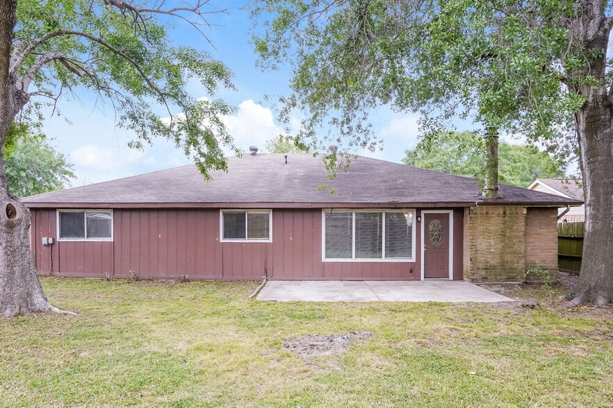 Building Photo - 14135 Barrone Dr