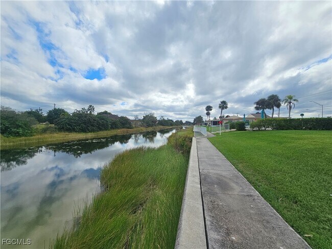 Building Photo - 702 Joel Blvd