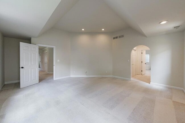 Building Photo - 3491 Roswell Rd NE