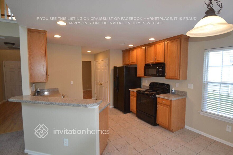 Building Photo - 2136 Mallard Pointe Dr