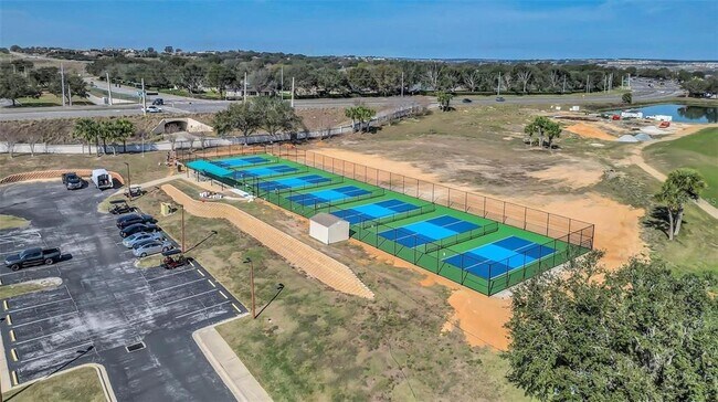 Building Photo - 2427 Caledonian St