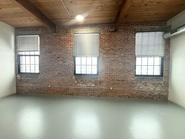 Building Photo - 88 Gerrish Ave