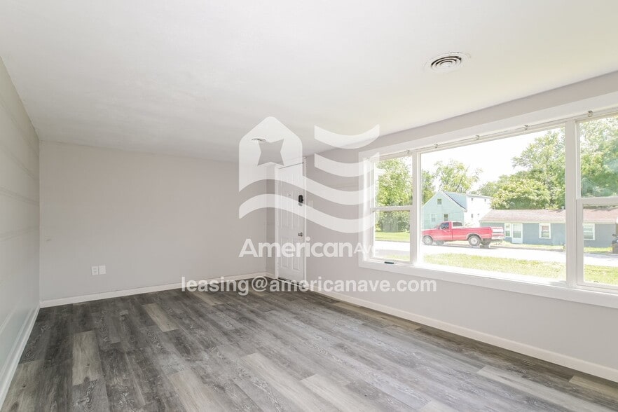 Building Photo - 9207 Bobb Ave