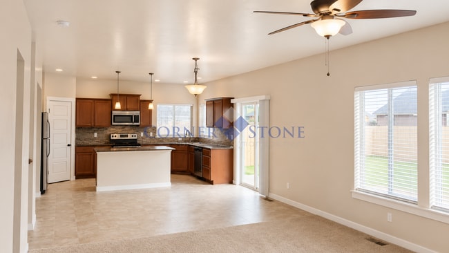 Building Photo - Amazing Home Meridian Home with Community Pool!