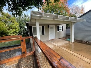 Building Photo - 2647 Pope Ave