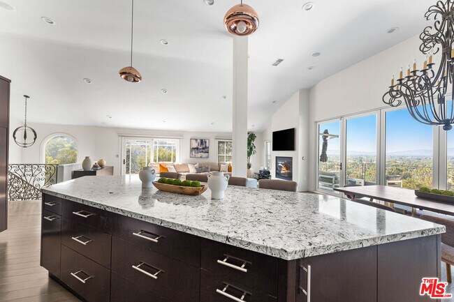 Building Photo - 3782 Berry Dr