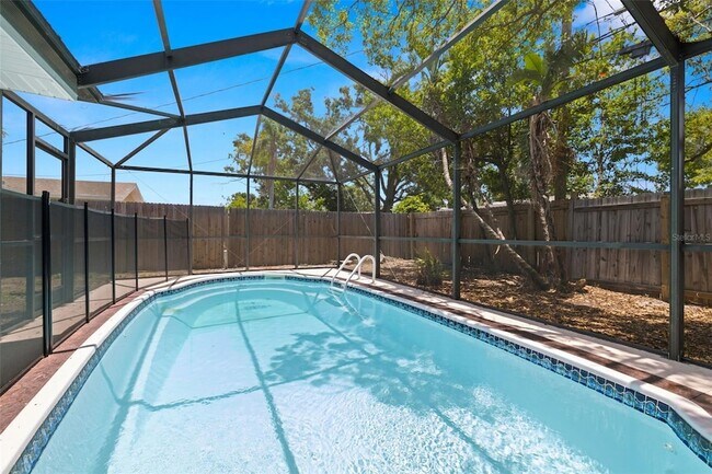 Building Photo - 2066 62nd Pl S