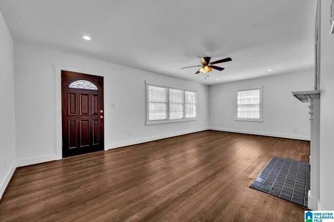 Building Photo - 305 Sterrett Ave