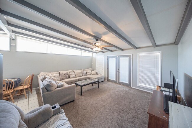 Building Photo - 2901 Nabors Ln