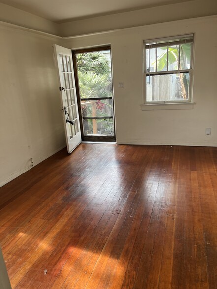 Living room - 4842 Brighton Ave