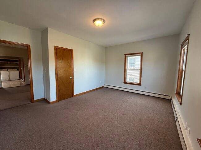 Building Photo - 63 Plain St