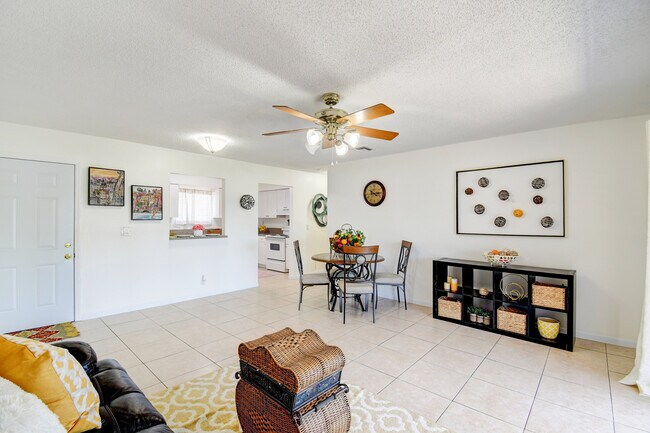 Building Photo - 420 NE 17th Ave