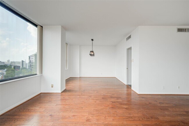 Building Photo - 15 Greenway Plz