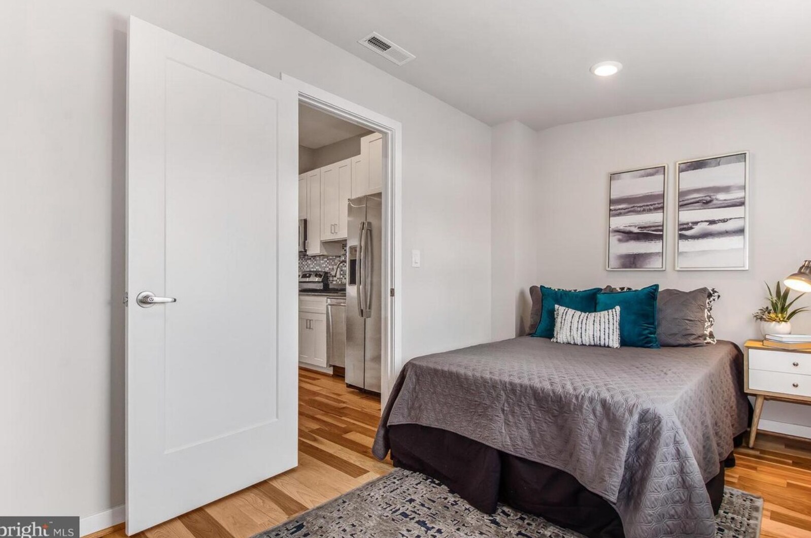 Building Photo - 1247 Penn St NE