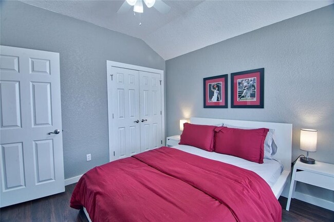 Building Photo - 2924 Canyon Oaks Ct