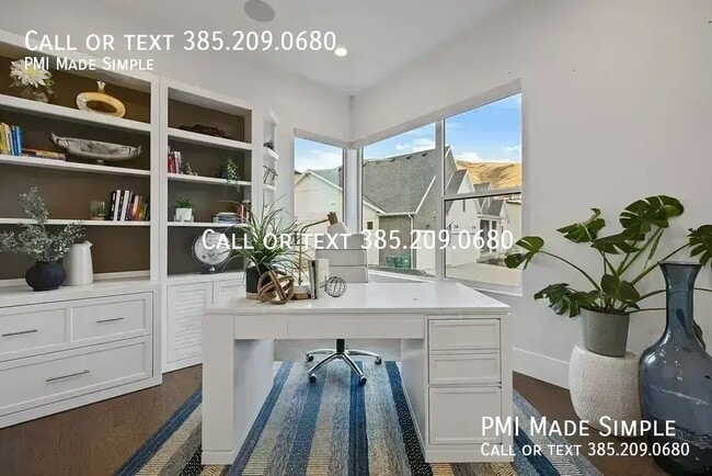 Building Photo - 1876 W Oakwood Cir