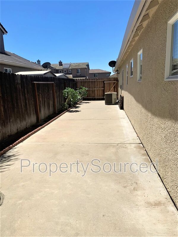 Building Photo - 857 Tannehill Dr