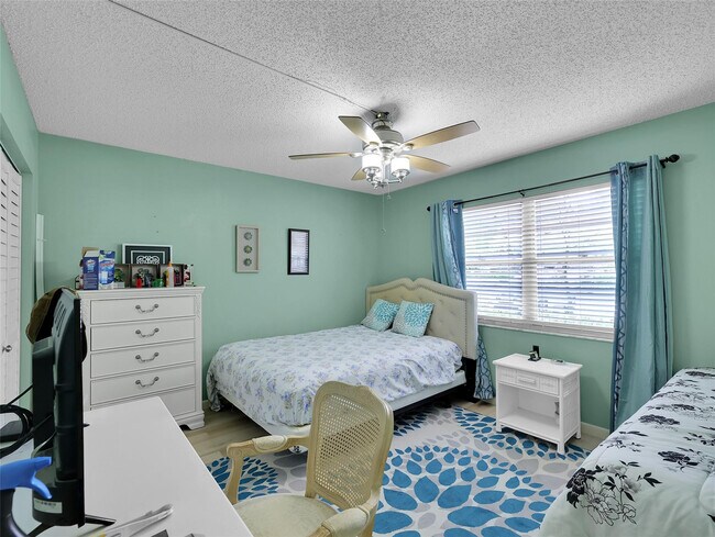 Building Photo - 3405 Bimini Ln