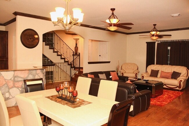 Building Photo - 3007 Falls At Fairdale