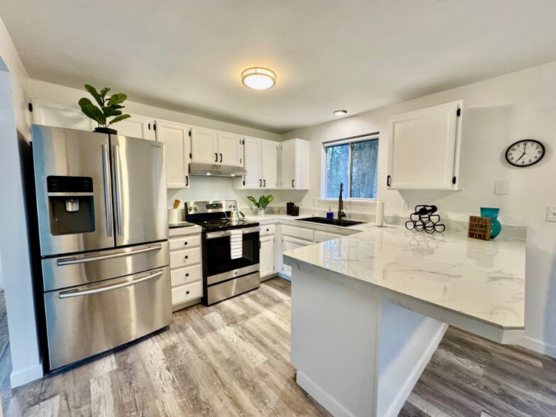 Primary Photo - 11323 E 40th Ave