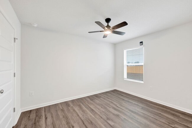 Building Photo - Spacious 5 Bedroom Home with Community Pool