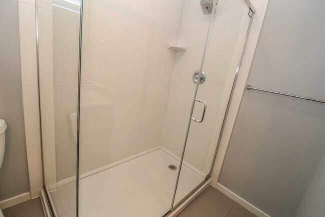 Building Photo - 2bed/2bath Lake Boren Townhome with greenbelt and lake views! Prime Newcastle Location.