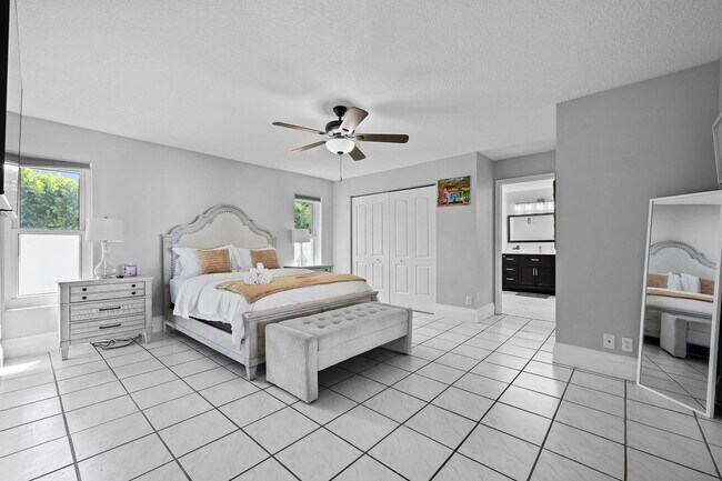 Building Photo - 13724 Lilac Pl