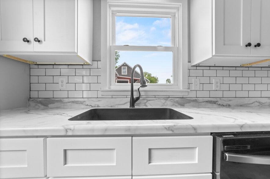 Kitchen - 2405 14th Ave