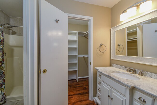 Building Photo - 10502 Hammerly Blvd