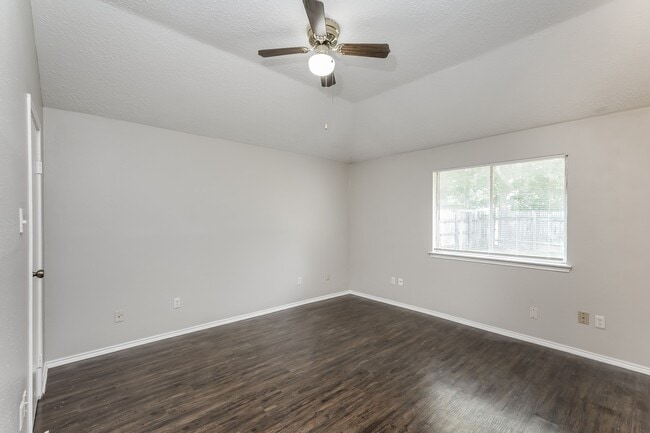 Building Photo - 13526 Hampton Falls Dr
