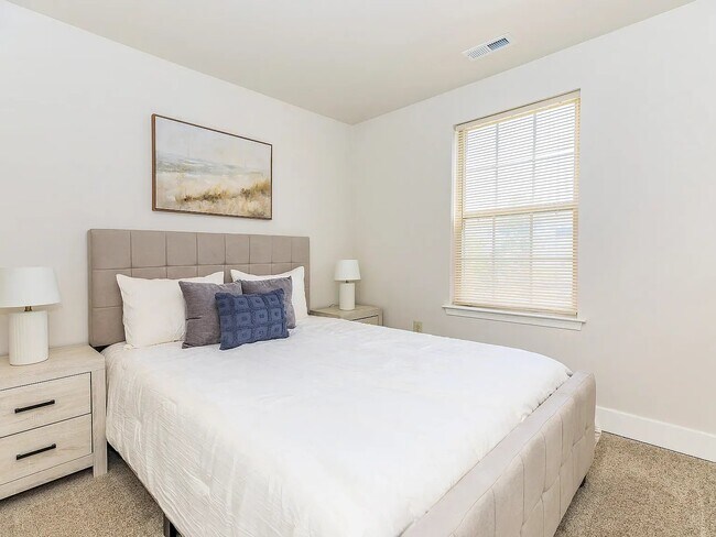 Building Photo - 2101 Reamer Dr