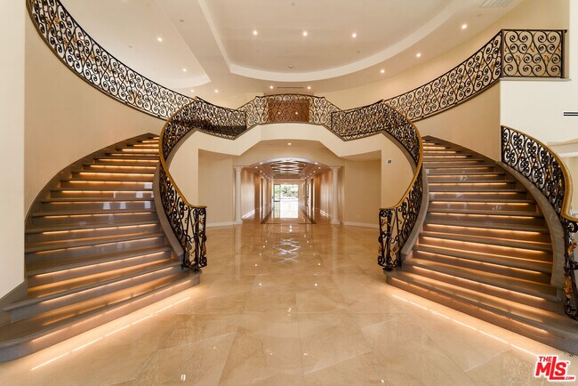 Building Photo - 11631 Poema Pl