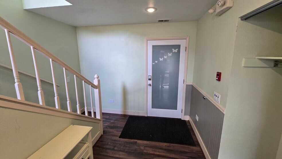Building Photo - 565 W 96th Ave