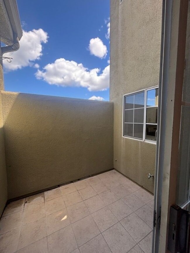 Building Photo - Your Pismo Escape: Stylish 2BR with Fireplace, Patio & Beach Proximity