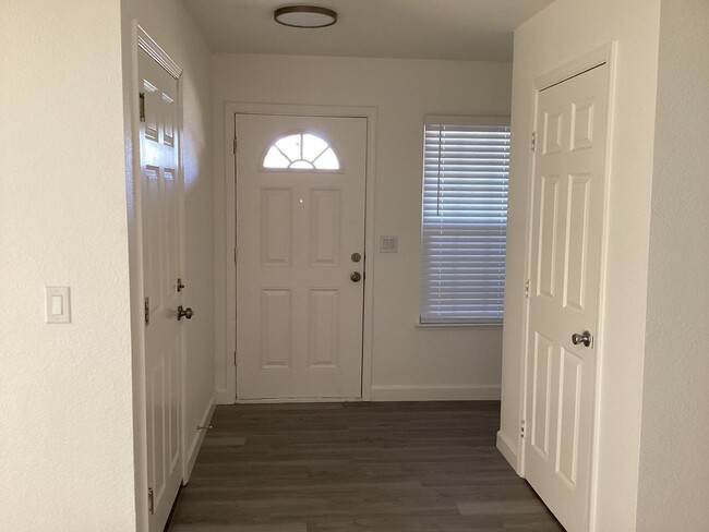 Building Photo - ASK ABOUT OUR $300 OFF MOVE IN SPECIAL