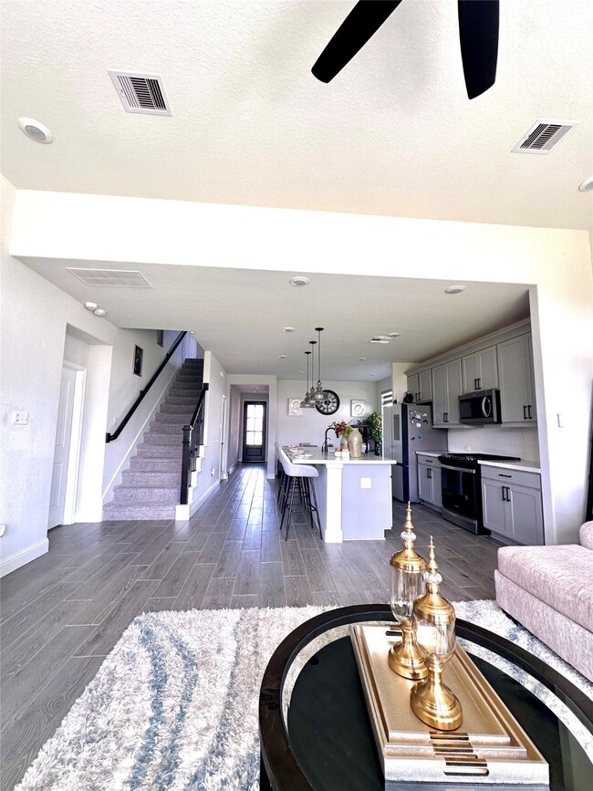 Building Photo - 10130 Water Harbor Dr