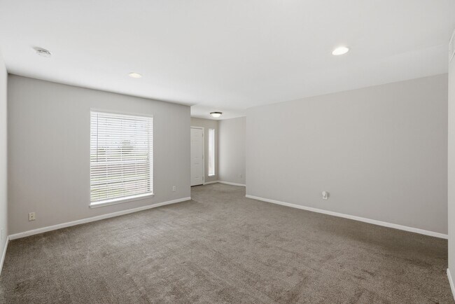 Building Photo - 2 River Creek Way