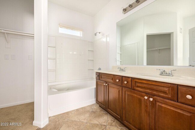 Building Photo - 1920 E Bell Rd