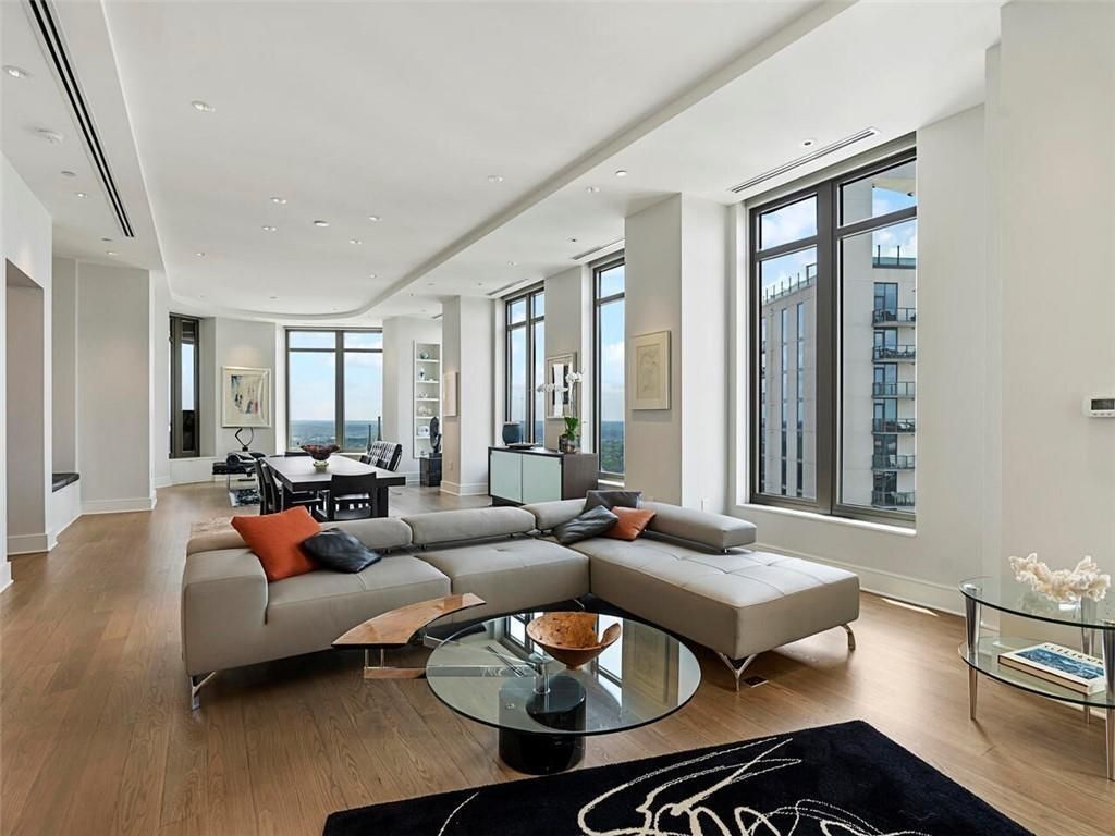 Building Photo - 3376 Peachtree Rd