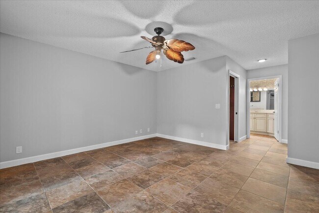 Building Photo - 1714 Shoreside Cir