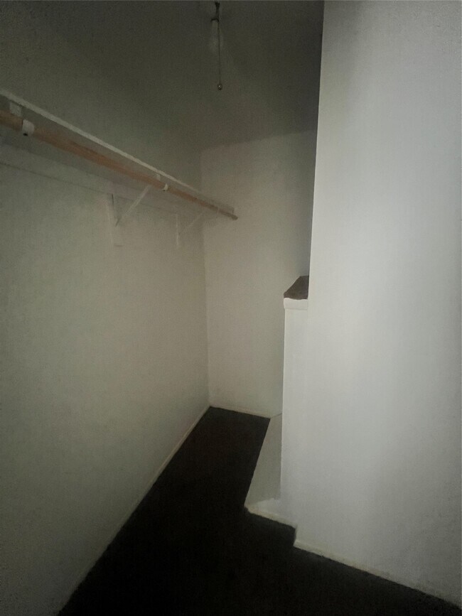 Building Photo - 5670 Birchmont Dr