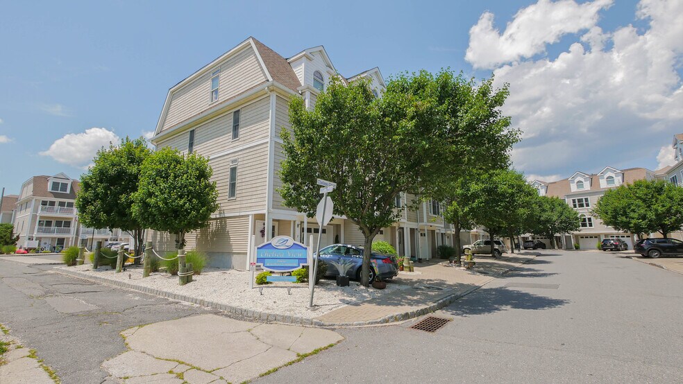 Building Photo - 4 Chelsea Ct