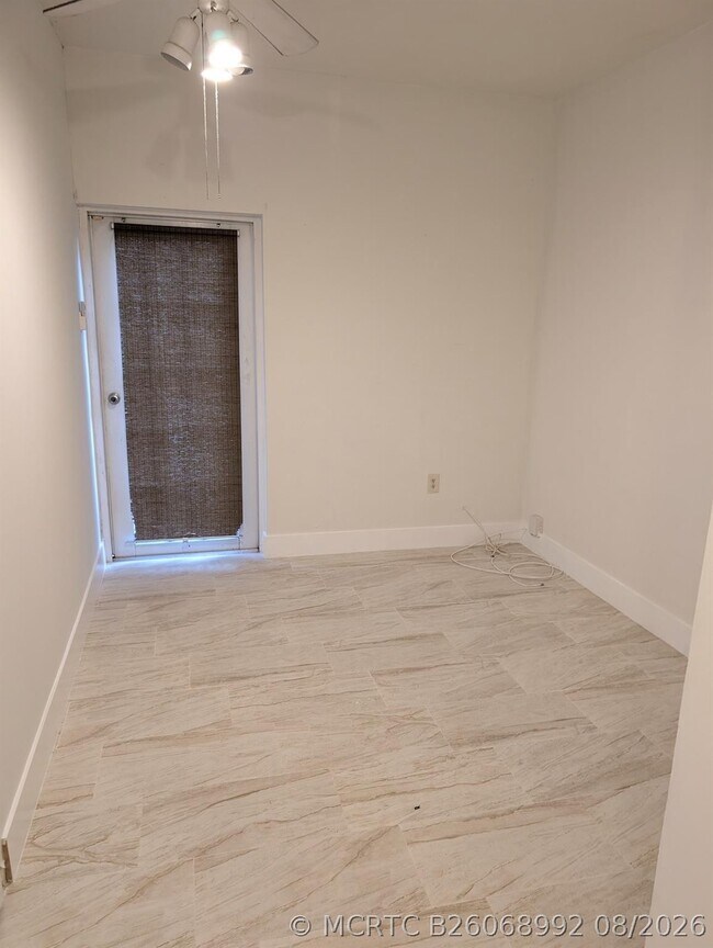 Building Photo - 9851 SW 117th Ct