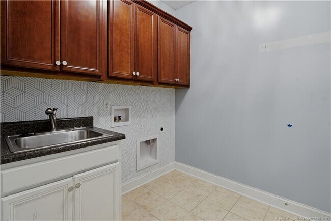 Building Photo - 138 Valley Pines Cir