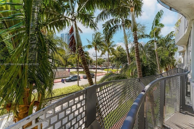 Building Photo - 2100 Park Ave