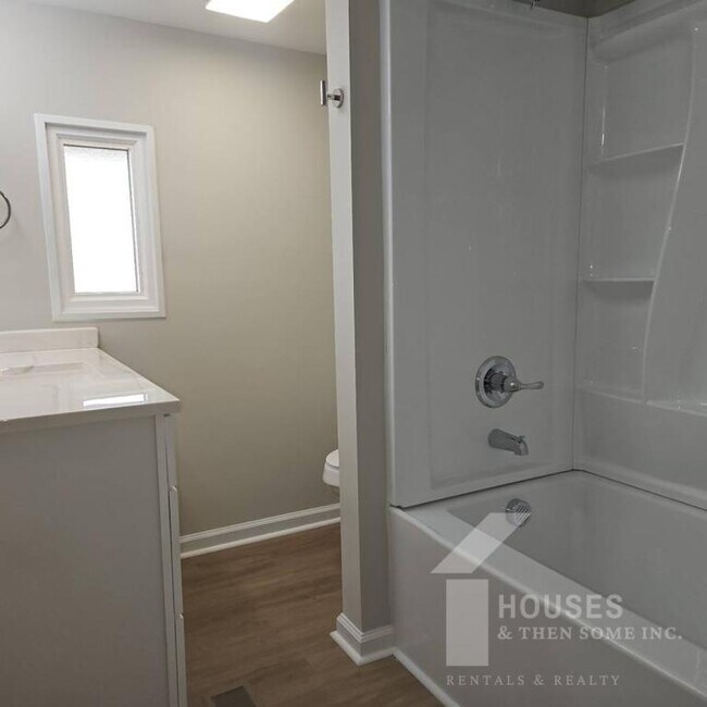 Building Photo - 102 Pierce Cook Rd